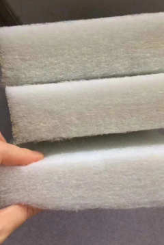 等密度條件下，玻璃棉與聚酯纖維棉的隔音效能哪個好